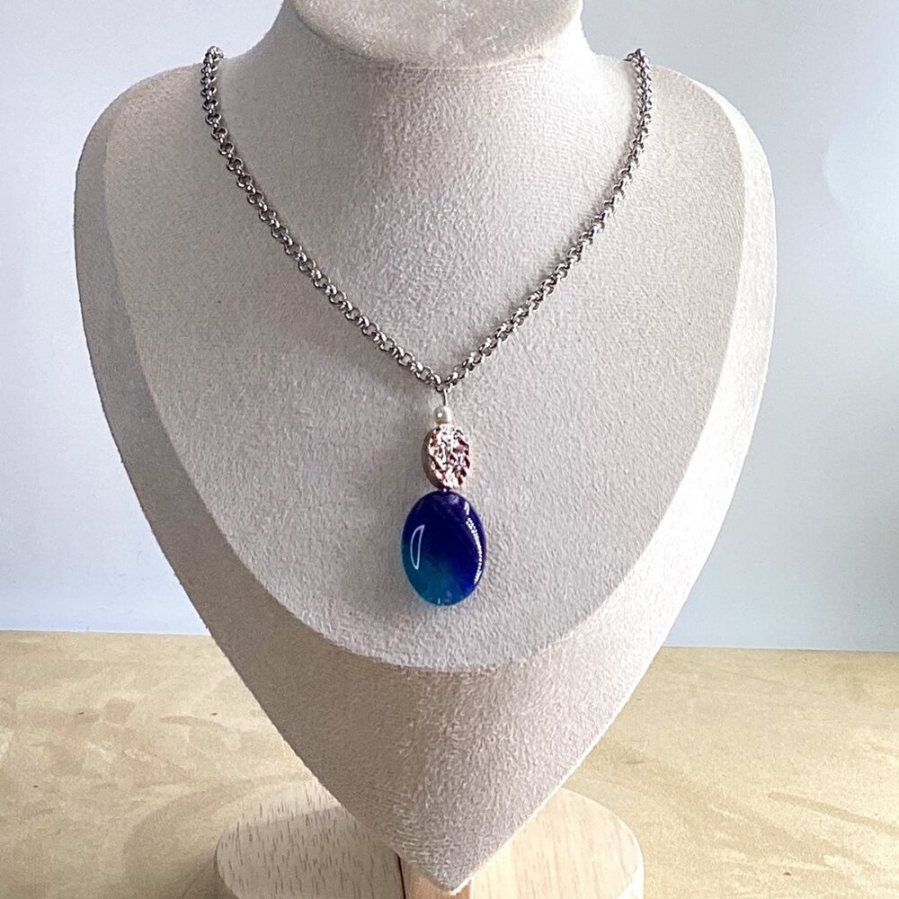 ✨ Mama Helen’s Blue Agate Stone Pendant – Stainless Steel Chain ✨
